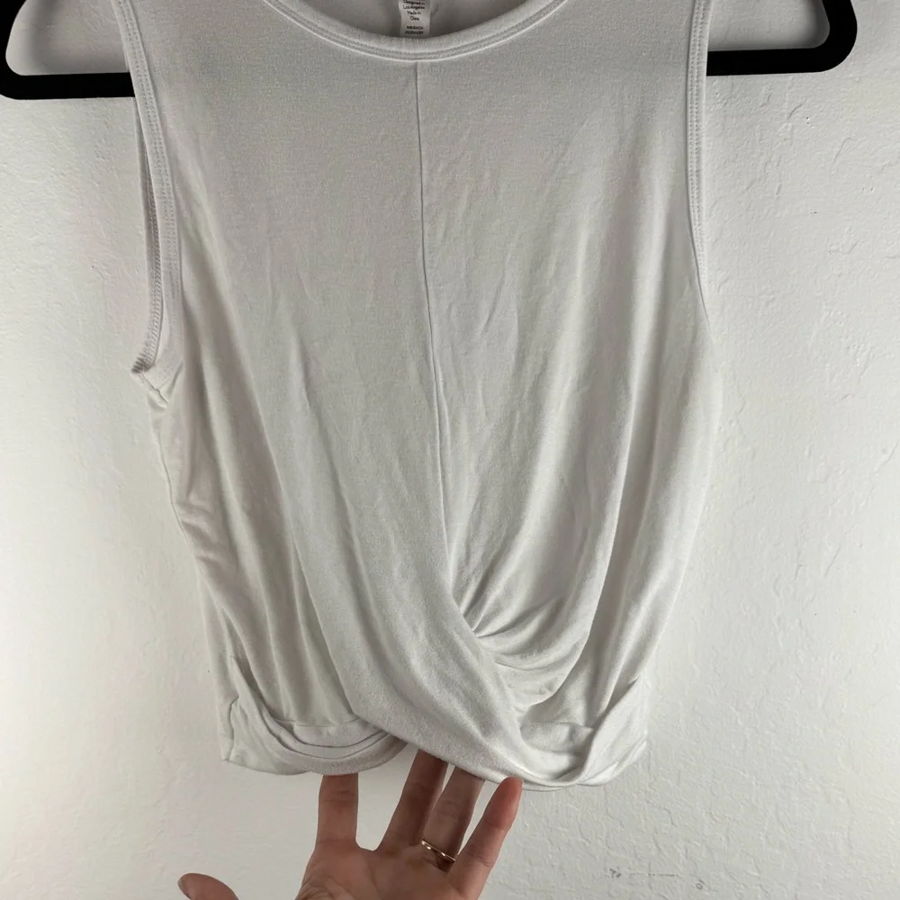 ALO Yoga Cover Tank Size Small $58 White - Picture 7 of 11